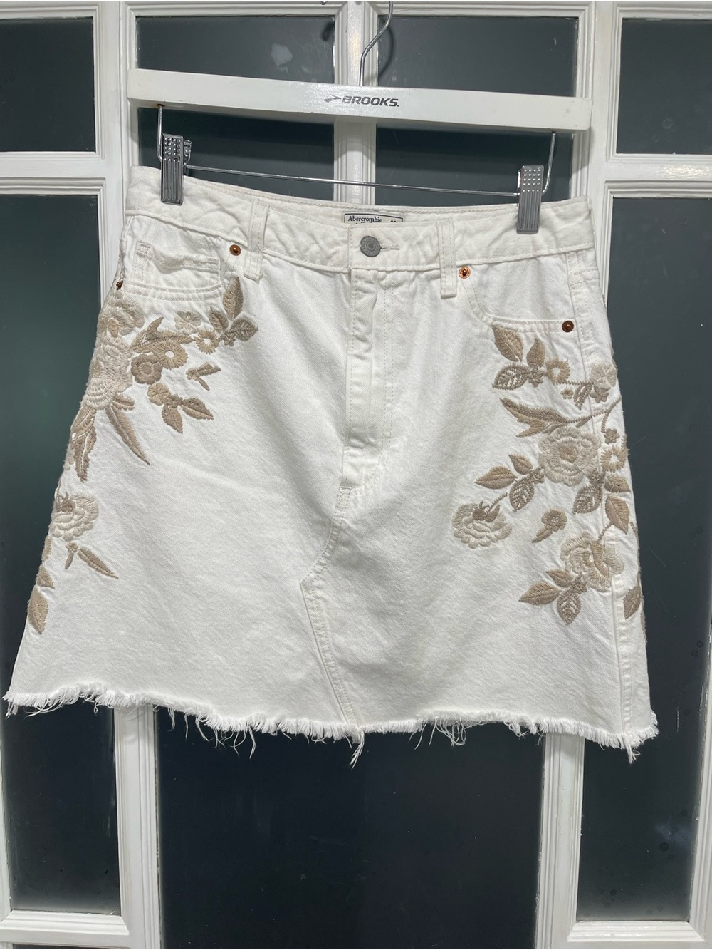 Abercrombie & Fitch White Denim A-Line Mini Skirt with Beige Floral Embroidery
